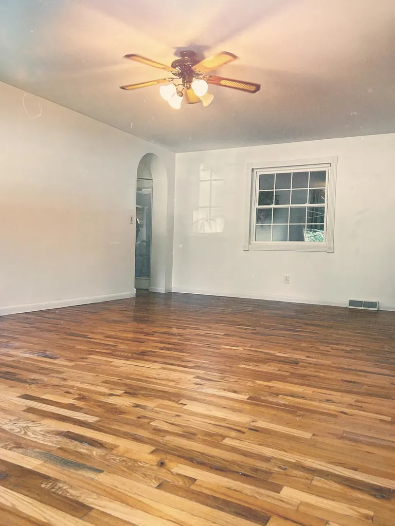 10 Logston Heights Berea KY 40403