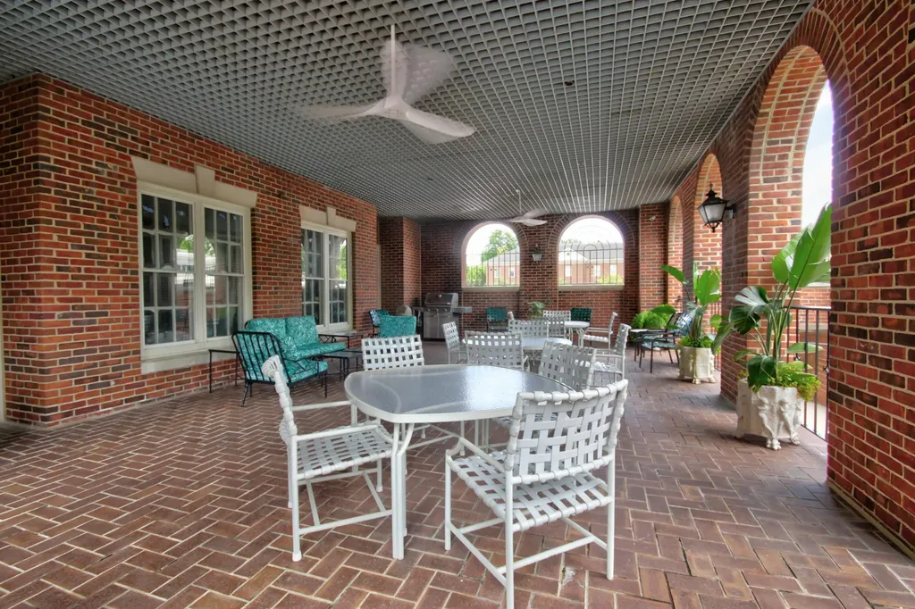 111 Woodland Avenue Lexington KY 40502