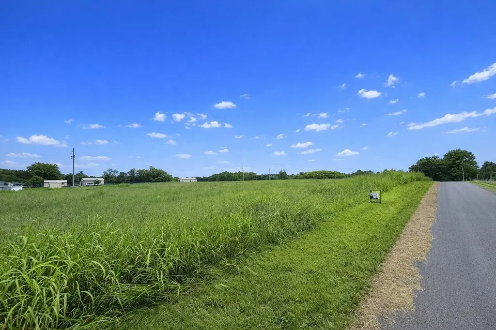 0000 W Highway 80 Russell Springs KY 42642