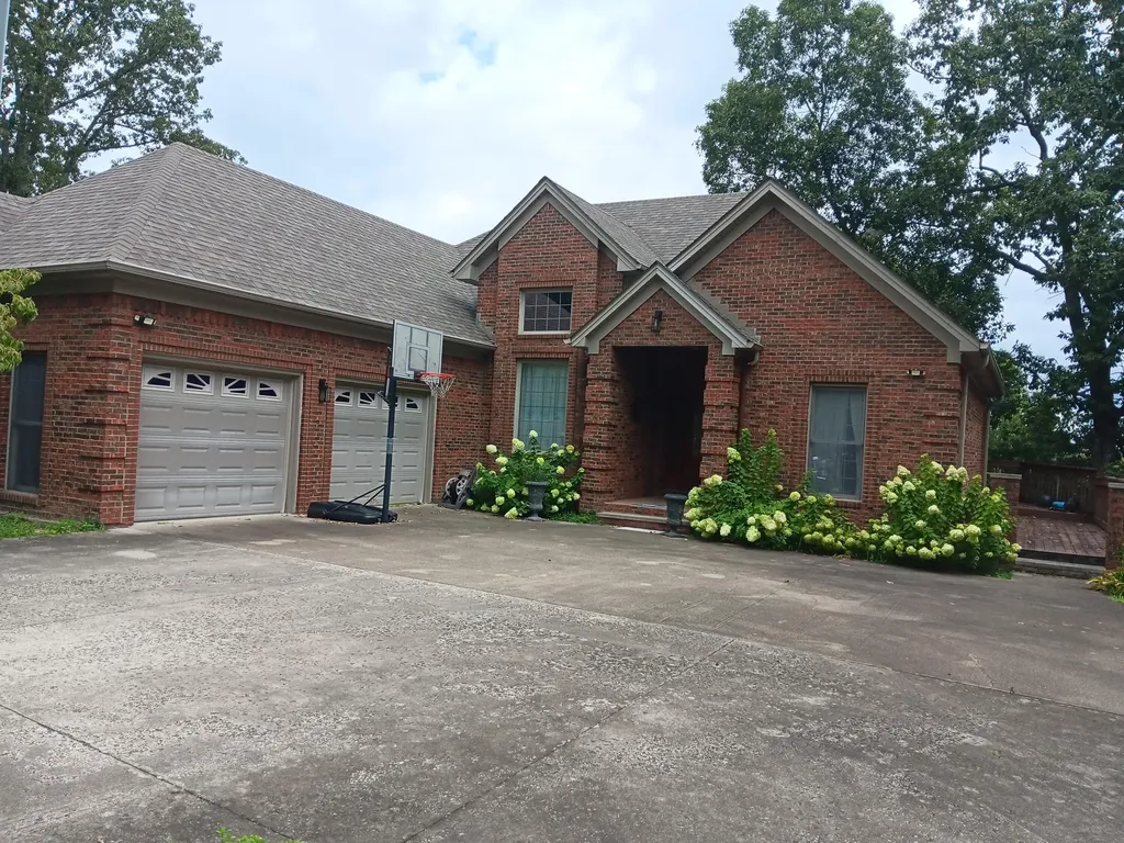 202 Oak Ridge Drive Irvine KY 40336