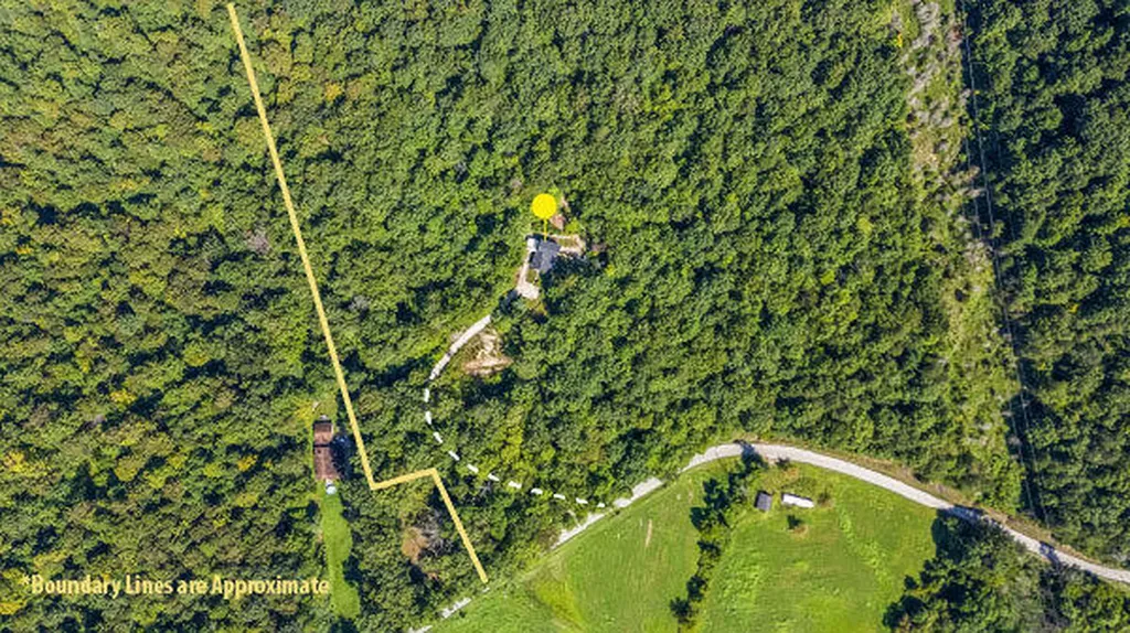 3902 Red Lick Road Irvine KY 40336