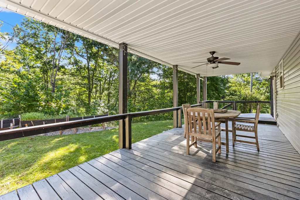 3902 Red Lick Road Irvine KY 40336