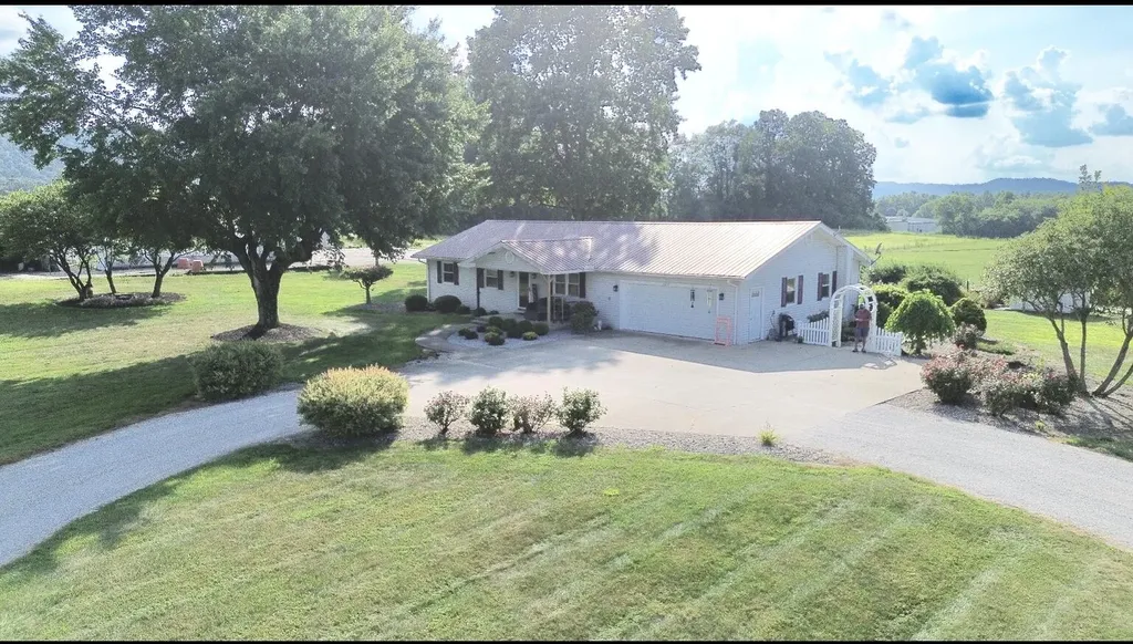 3075 Key 8 Vanceburg KY 41179