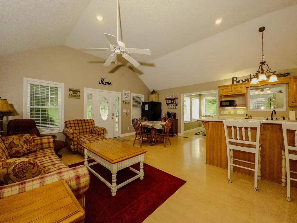 253 Stoneybrook Road Burnside KY 42519