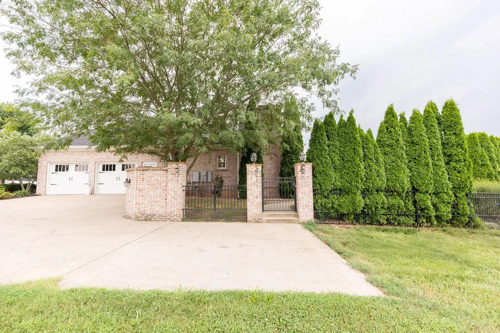 111 Tara Lane Wilmore KY 40390