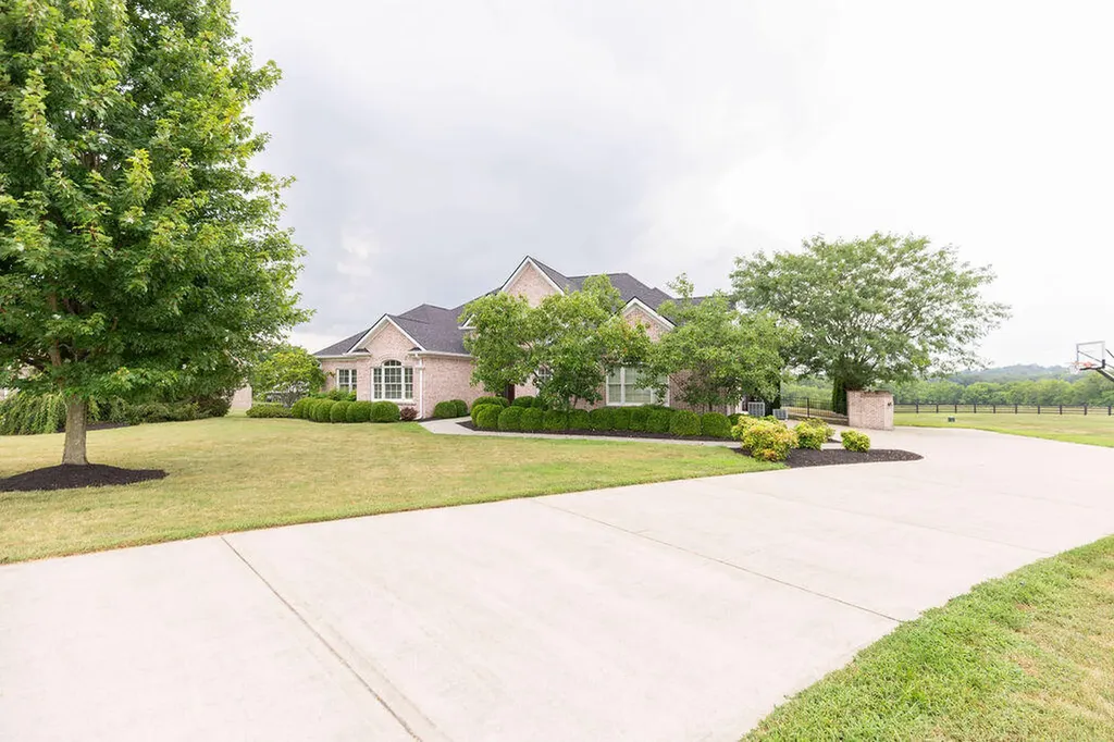 111 Tara Lane Wilmore KY 40390