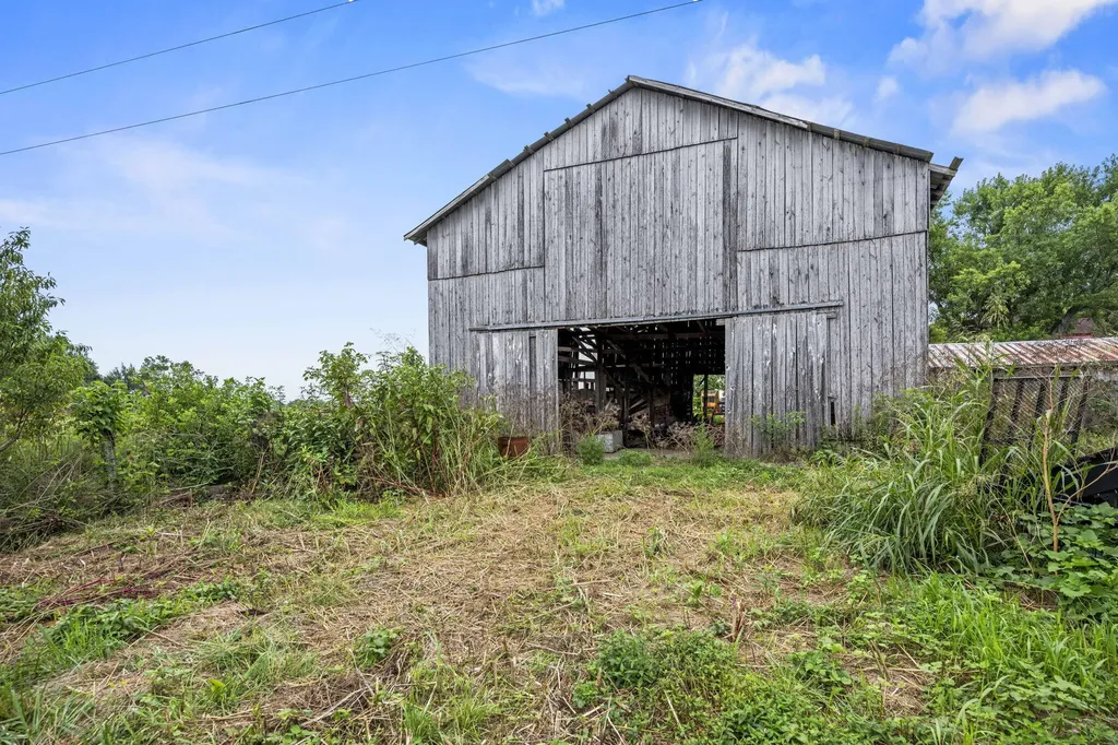 3475 Frankfort Ford Road Wilmore KY 40390