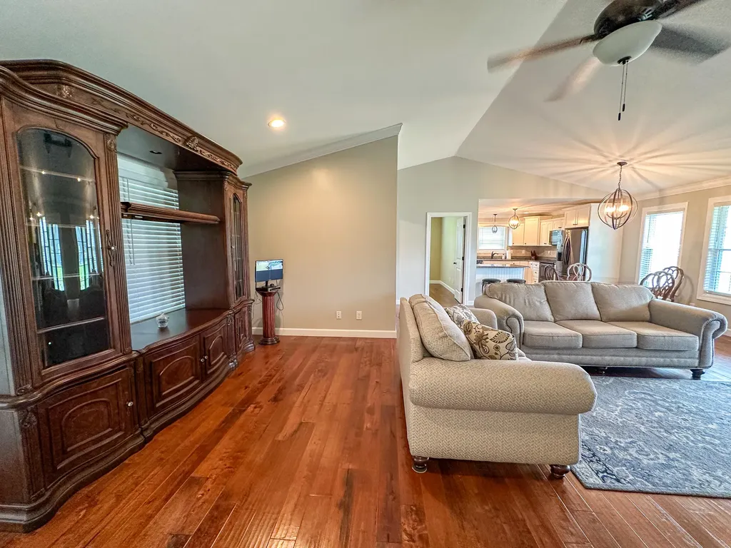3304 Barbourville Road London KY 40744