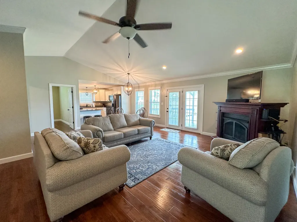 3304 Barbourville Road London KY 40744