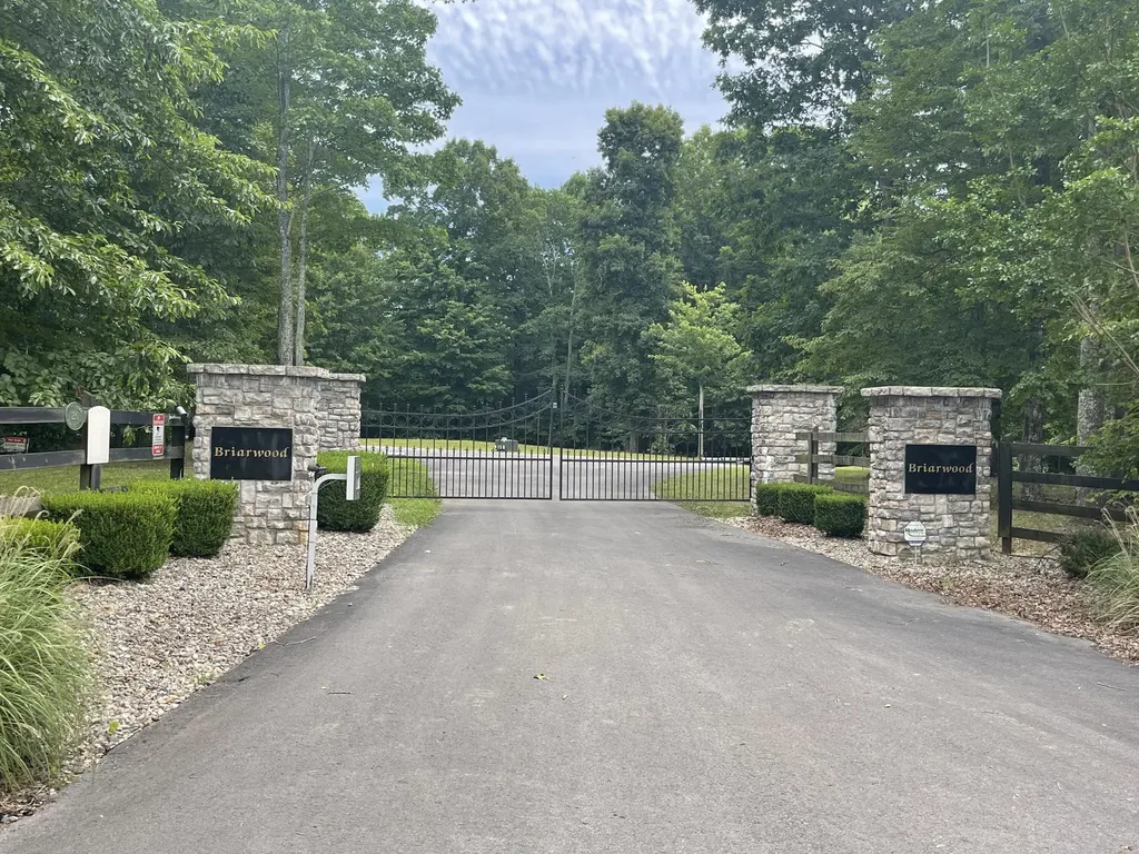 Lot 5 Briarwood Russell Springs KY 42642