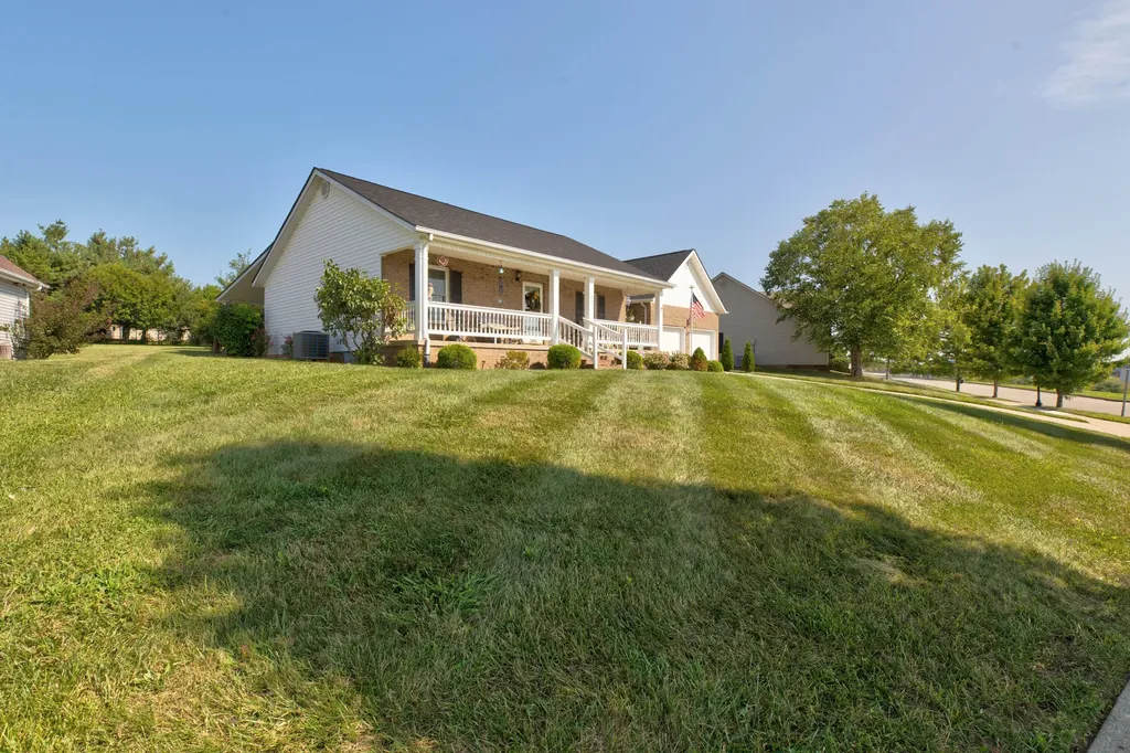 617 E Arrowhead Trail Mt Sterling KY 40353