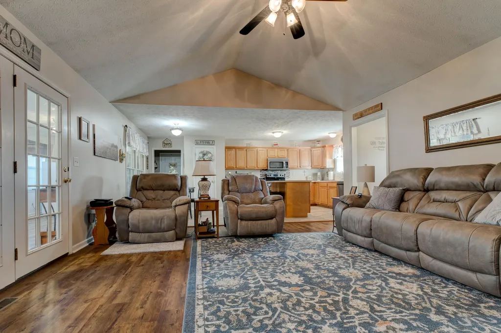 617 E Arrowhead Trail Mt Sterling KY 40353