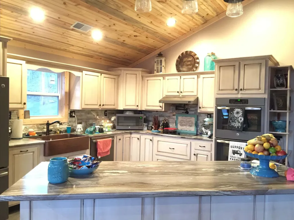 275 Mcwhorter Road Manchester KY 40962
