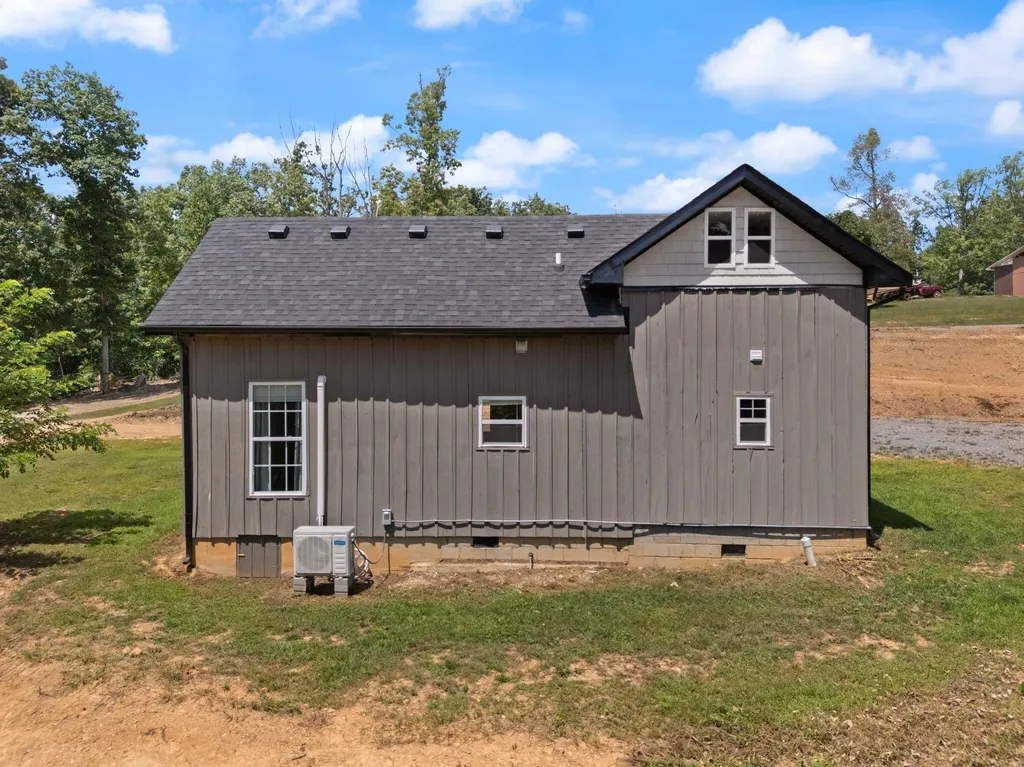 19838 Highway 2004 Mckee KY 40447