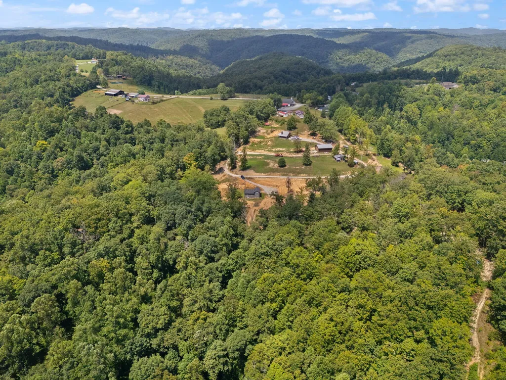 19838 Highway 2004 Mckee KY 40447