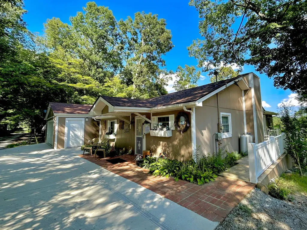 139 Payton Place Lane Jamestown KY 42629