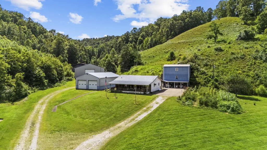 1552 Coffee Creek West Liberty KY 41472