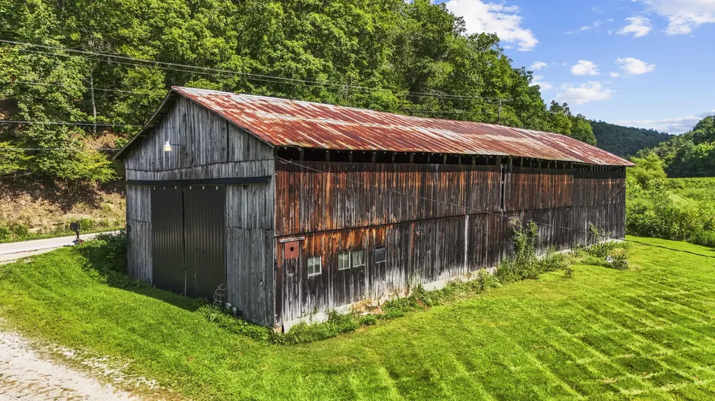 1552 Coffee Creek West Liberty KY 41472
