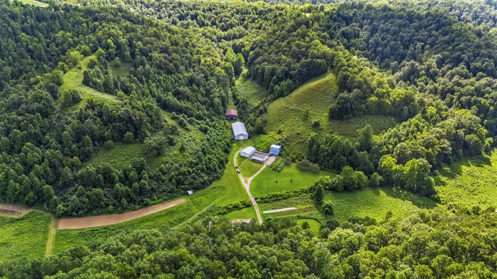 1552 Coffee Creek West Liberty KY 41472