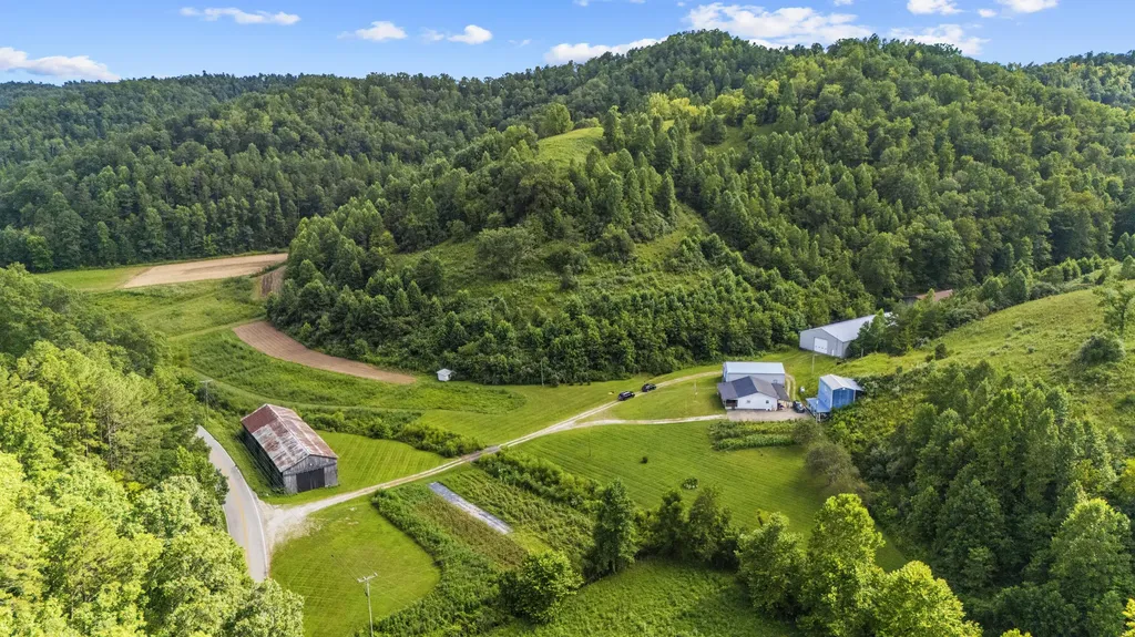 1552 Coffee Creek West Liberty KY 41472