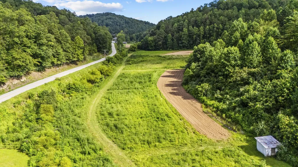 1552 Coffee Creek West Liberty KY 41472