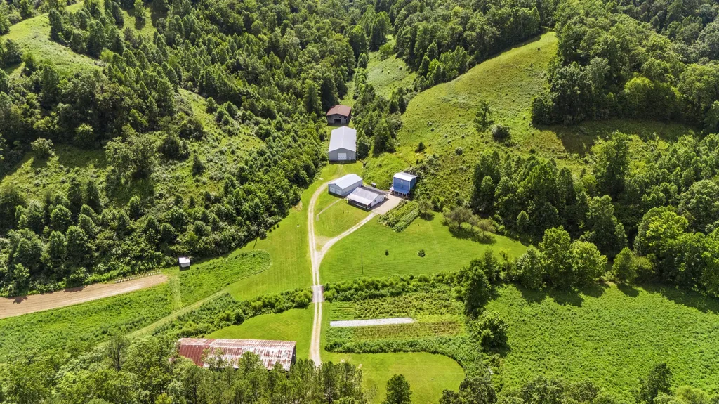 1552 Coffee Creek West Liberty KY 41472