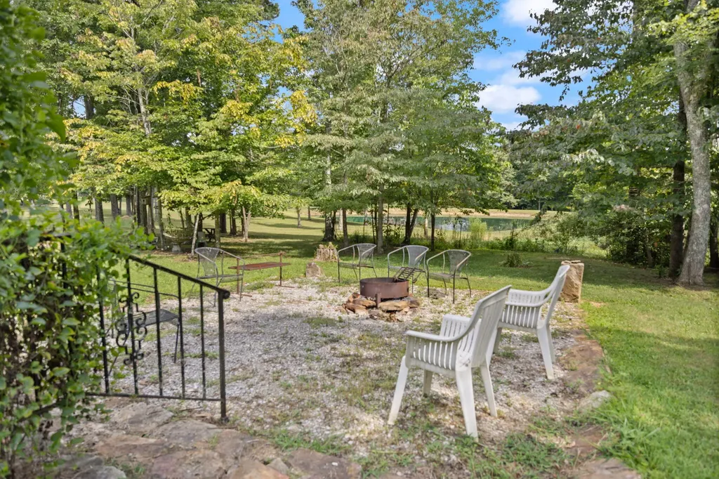 3717 Price Valley Road Somerset KY 42501