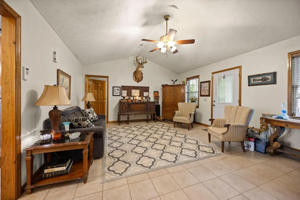 3717 Price Valley Road Somerset KY 42501
