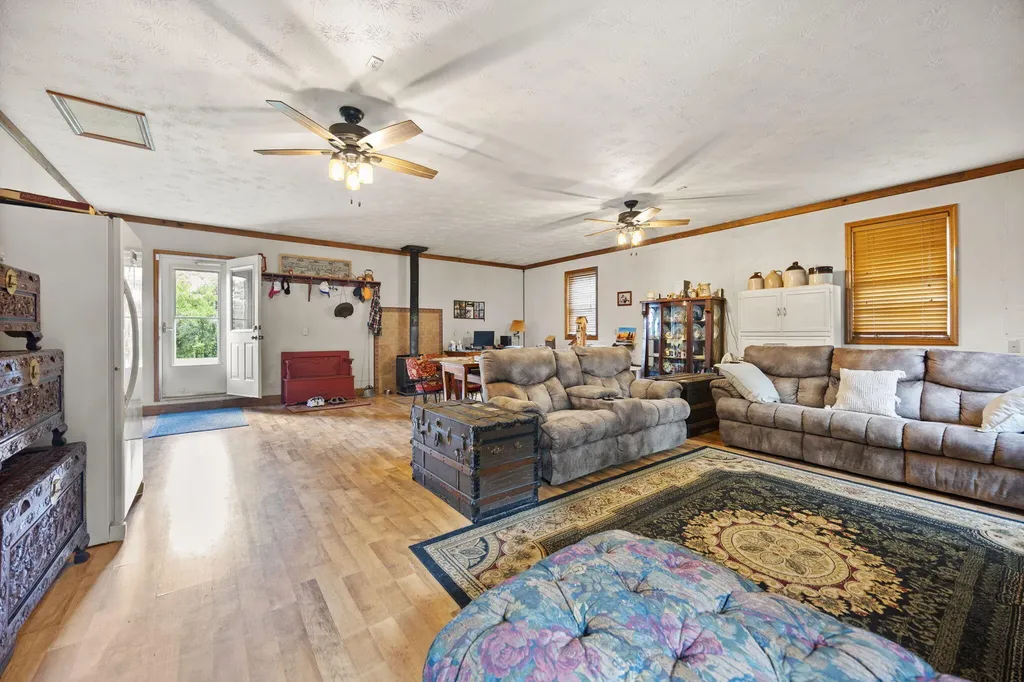 3717 Price Valley Road Somerset KY 42501