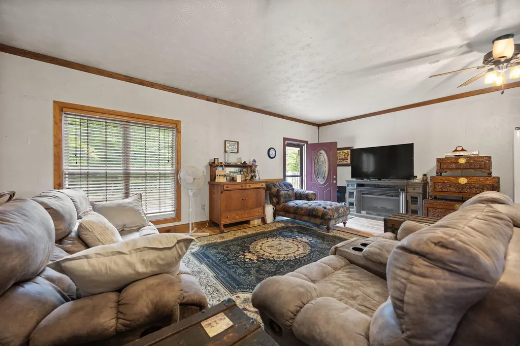 3717 Price Valley Road Somerset KY 42501