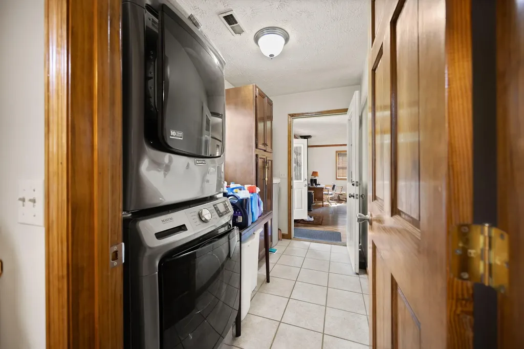 3717 Price Valley Road Somerset KY 42501