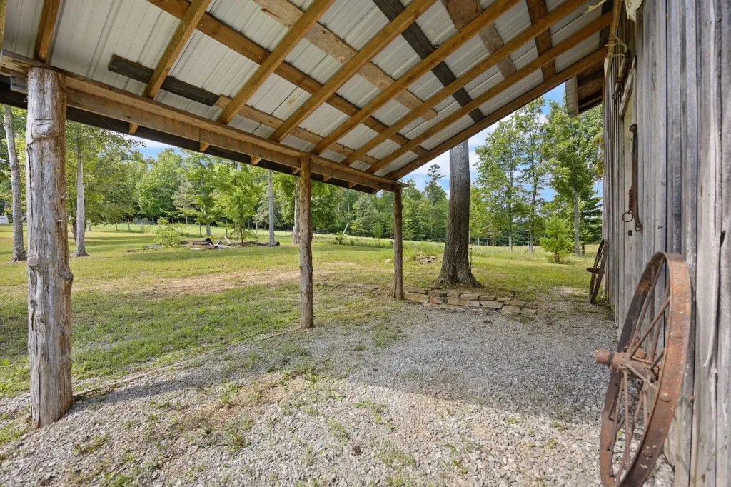 3717 Price Valley Road Somerset KY 42501