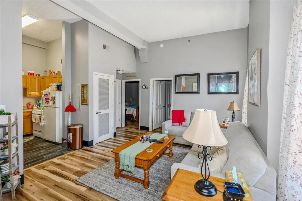 2 N Main Street Winchester KY 40391
