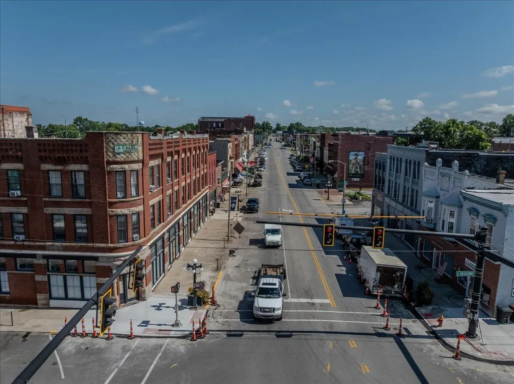 2 N Main Street Winchester KY 40391