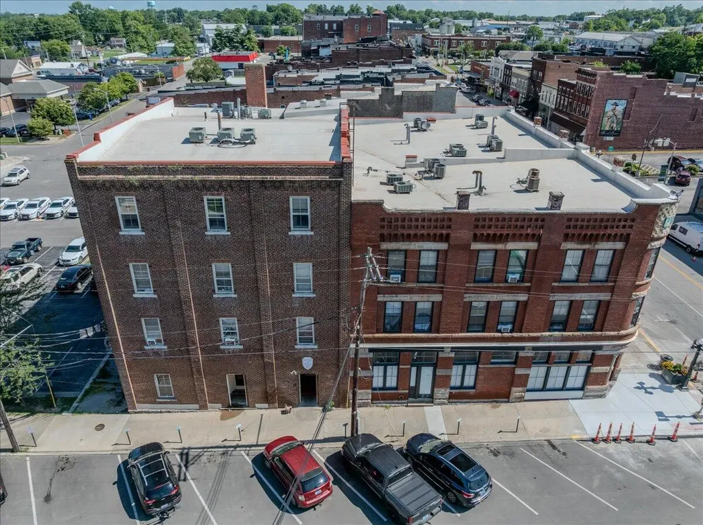 2 N Main Street Winchester KY 40391