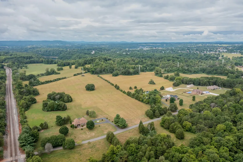 24 Cedar Pointe Drive Somerset KY 42501