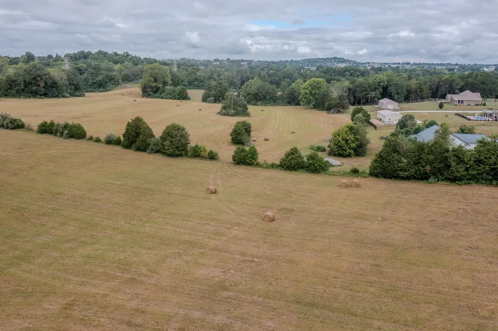24 Cedar Pointe Drive Somerset KY 42501
