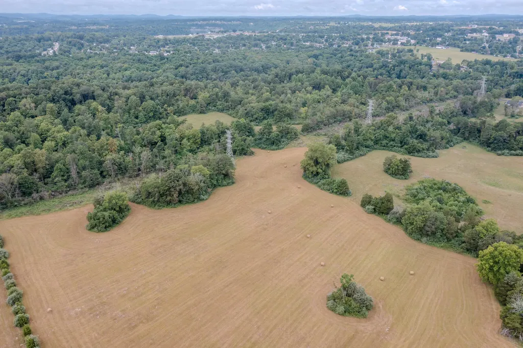 24 Cedar Pointe Drive Somerset KY 42501