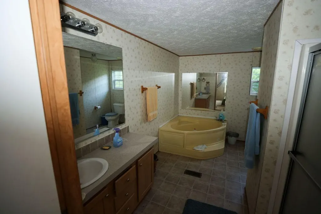 1331 House Road London KY 40741
