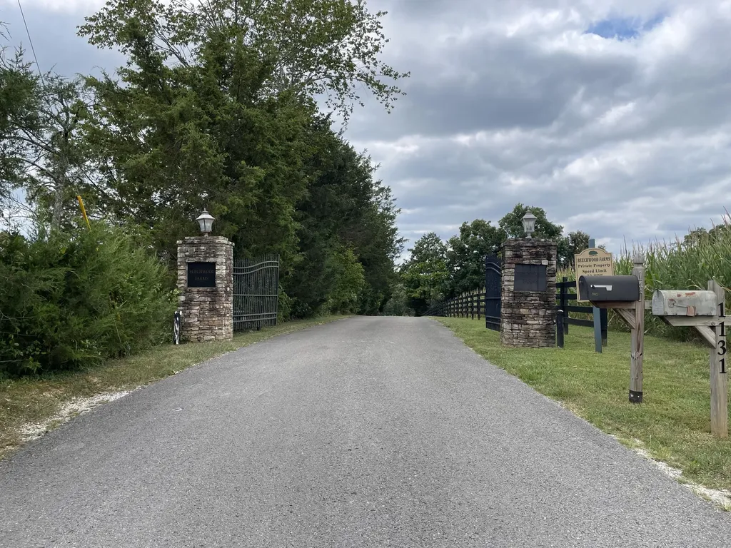 8 Beechwood Drive Nancy KY 42544