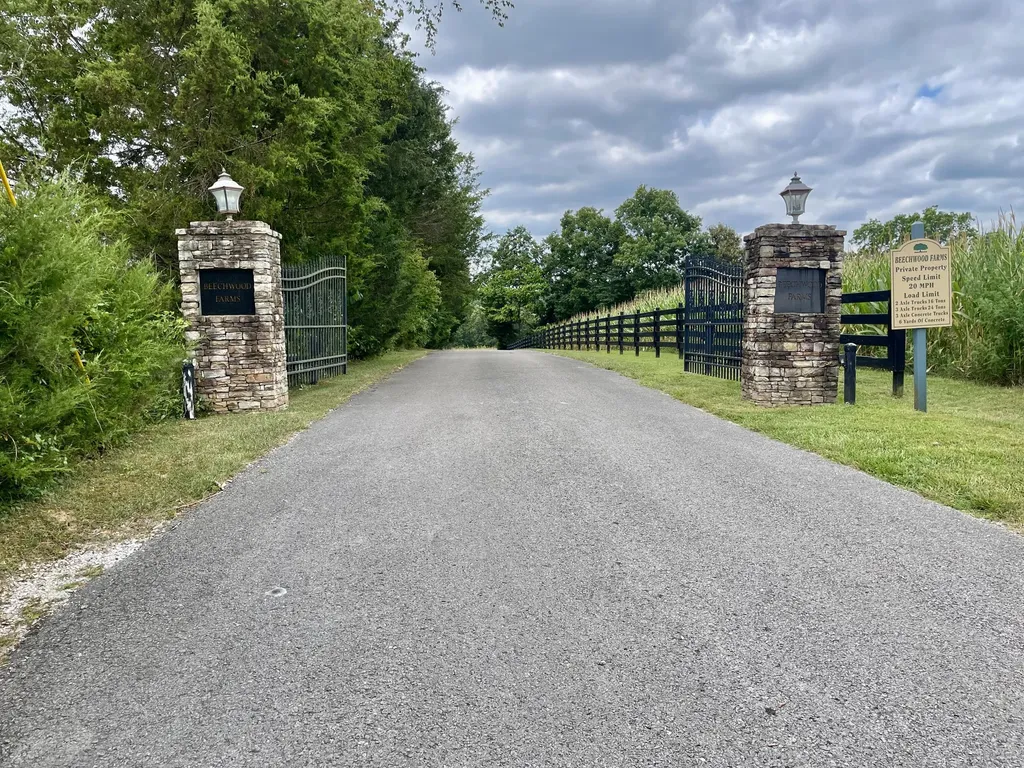 8 Beechwood Drive Nancy KY 42544