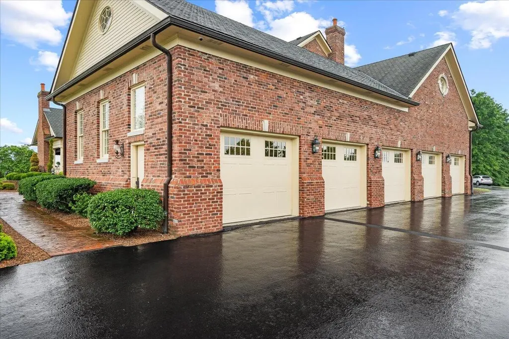 5045 Van Meter Road Winchester KY 40391