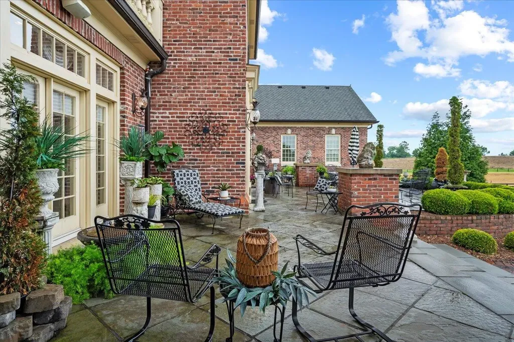 5045 Van Meter Road Winchester KY 40391
