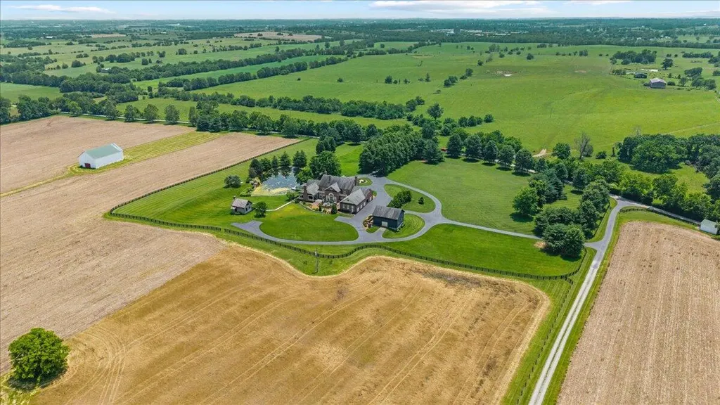 5045 Van Meter Road Winchester KY 40391