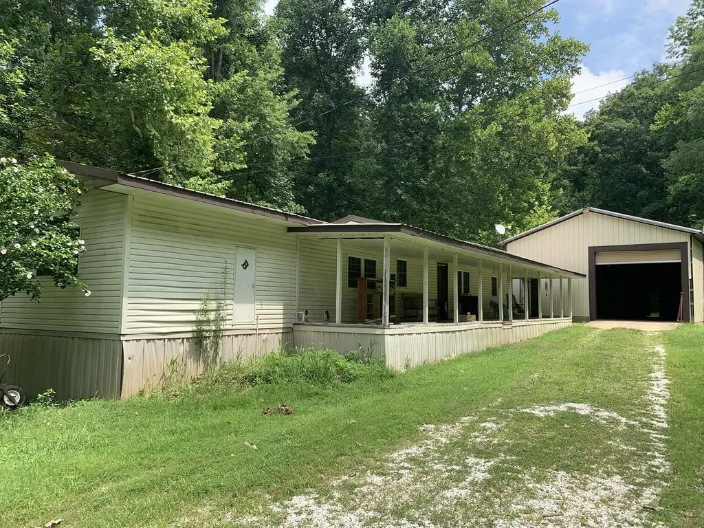 21818 State Route 3 Rush KY 41168