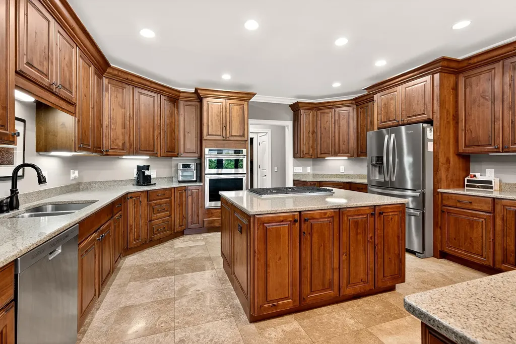 507 Avawam Drive Richmond KY 40475