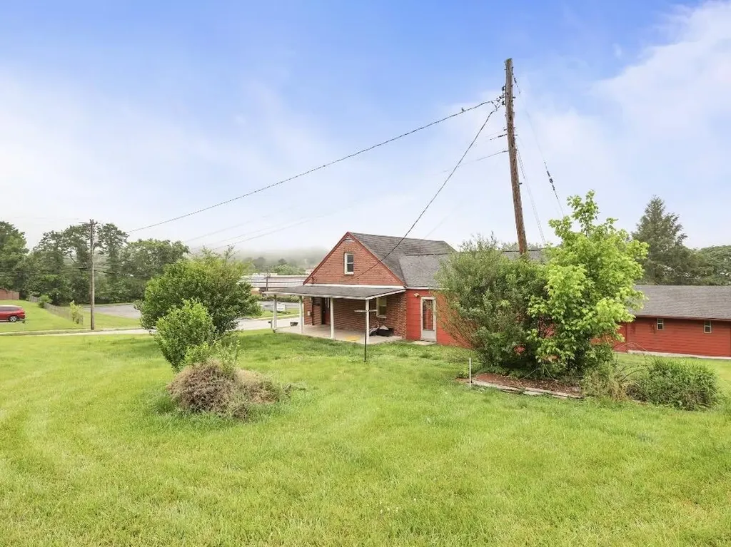 831 E 4th Street London KY 40741