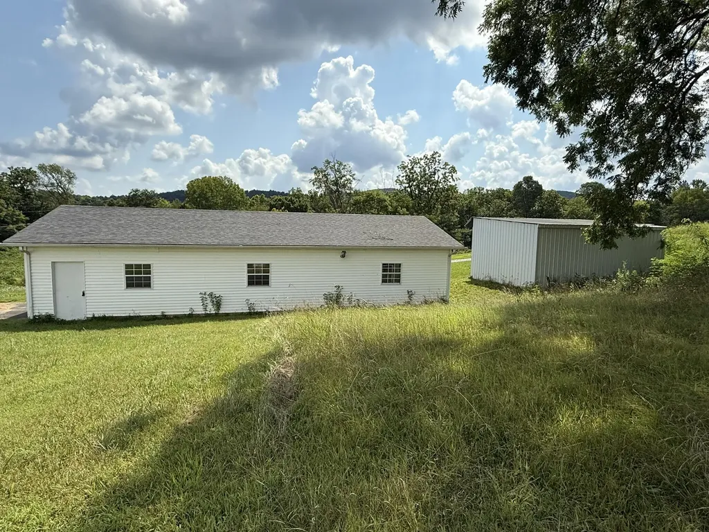 838 State Garage Road Albany KY 42602