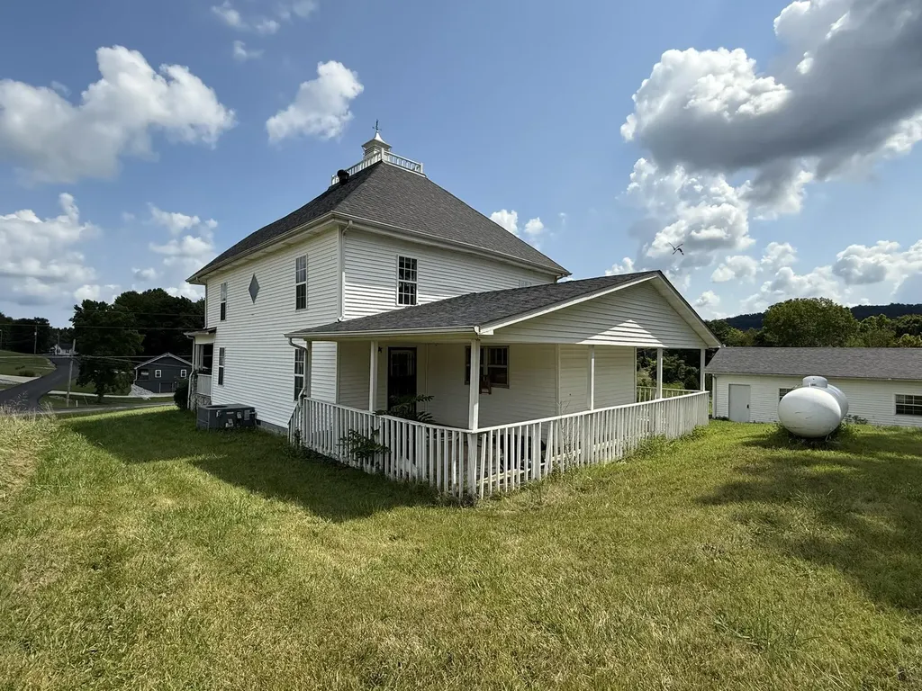 838 State Garage Road Albany KY 42602