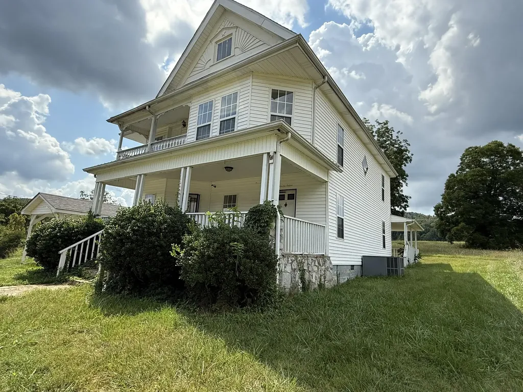 838 State Garage Road Albany KY 42602